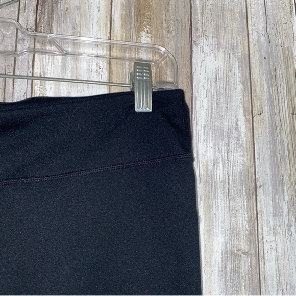 Fabletics Black Cropped Leggings - Picture 3 of 5